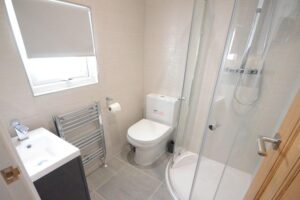 HMO-Reading-154-bedroom2-bathroom