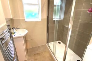 Rm 4 66 Queens Road, RG4 SDB
